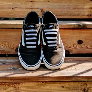 Women's Vans Ward Sneakers